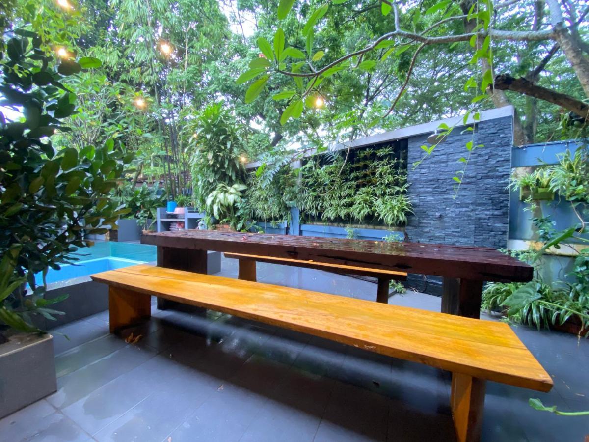 Oneriimba Private Pool & Garden Residence Johor Bahru Exteriör bild