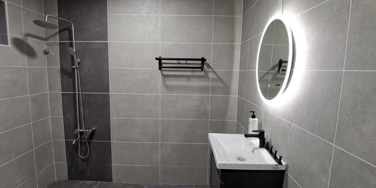 Oneriimba Private Pool & Garden Residence Johor Bahru Exteriör bild